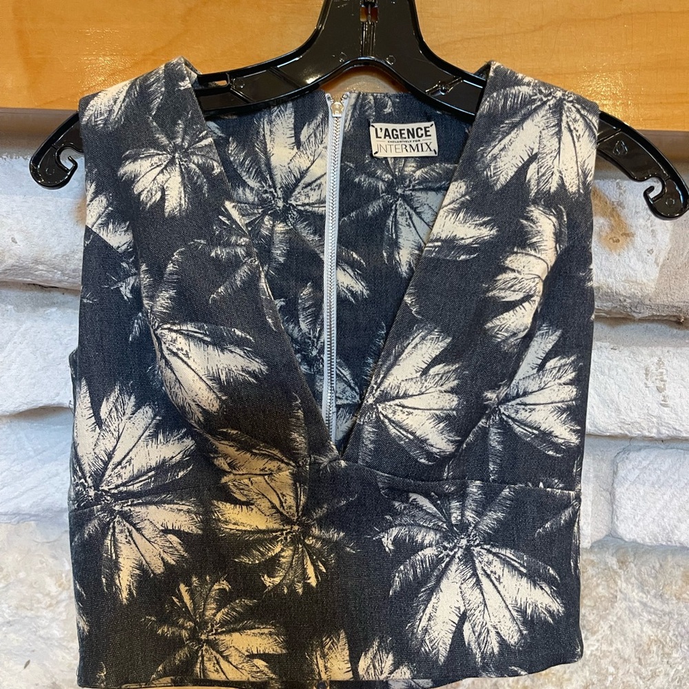L'AGENCE - Women's Black and White Palm Print Top